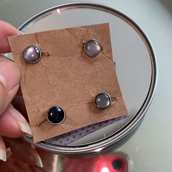 Three silver & iridescent gray + one black round tuxedo shirt studs - Picture 2 of 4